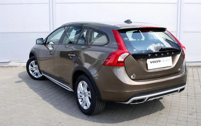 Volvo V60 Cross Country cena 87955 przebieg: 110535, rok produkcji 2018 z Kleczew małe 466